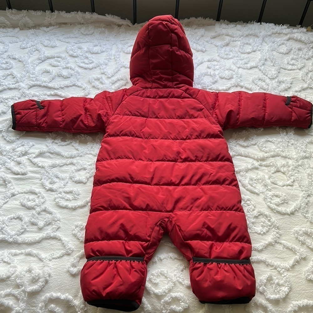 NWT Jordan Infant onesie puffer snowsuit. Cute little coat, red and black, 6 M. - Picture 4 of 9